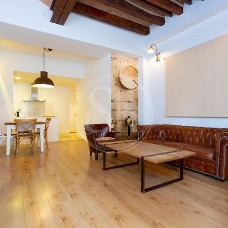 Moderno Apartamento En Eixample Barcelona Bagian luar foto