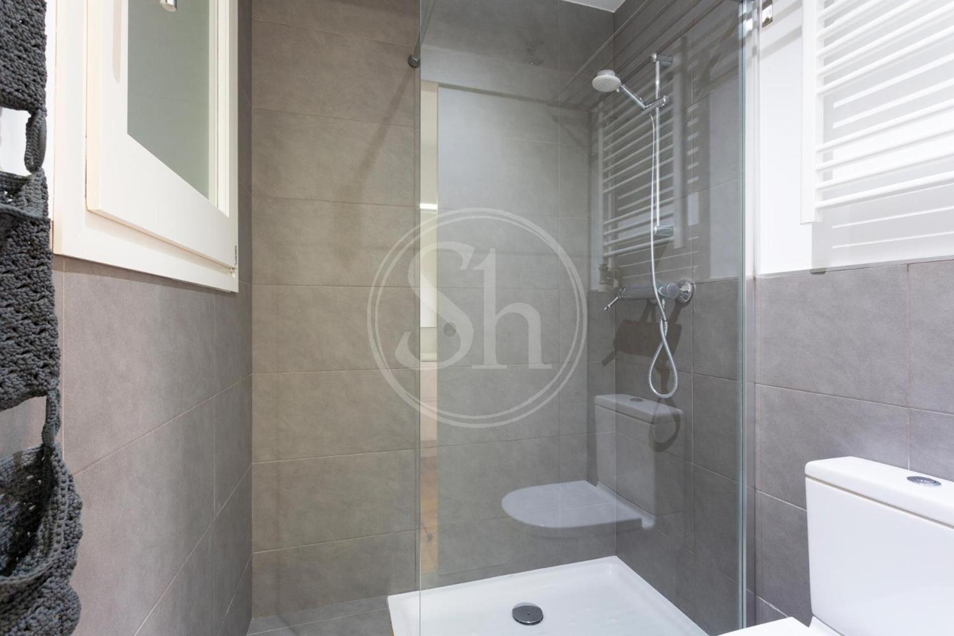 Moderno Apartamento En Eixample Barcelona Bagian luar foto
